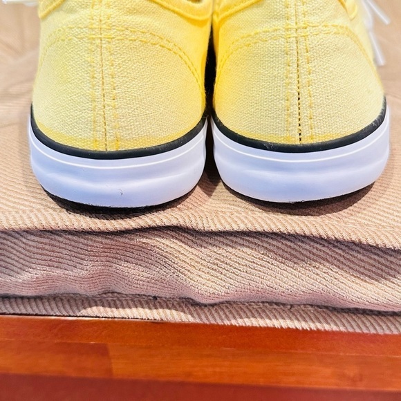 US Sports Women Sneakers. - Picture 13 of 15